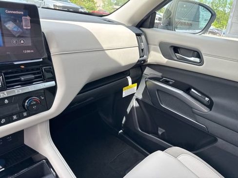 New 2026 Nissan Pathfinder SL AWD/4WD image 50