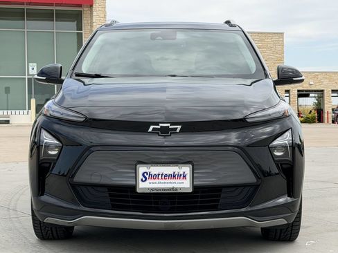Used 2022 Chevrolet Bolt EUV LT w/ Convenience Package FWD image 7