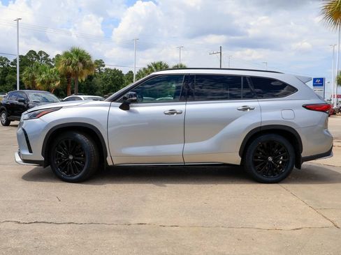 Used 2023 Toyota Highlander XSE FWD image 31
