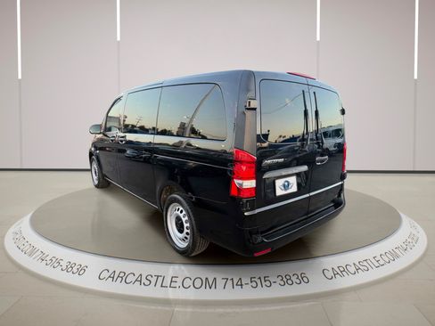 Used 2019 Mercedes-Benz Metris Passenger image 3