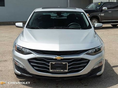 Used 2022 Chevrolet Malibu LT image 2