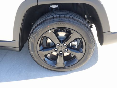 New 2025 Jeep Grand Cherokee L Limited w/ Black Appearance Package image 21