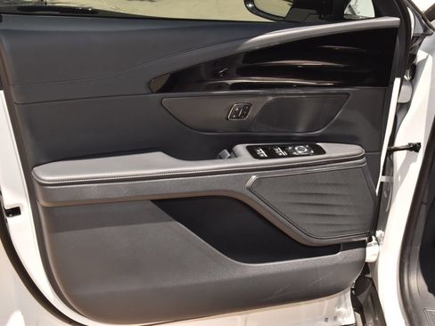 New 2026 Lincoln Nautilus Premier w/ Jet Appearance Package AWD/4WD image 36