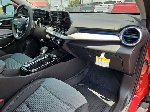 New 2025 Chevrolet Trax LT w/ Driver Confidence Package image 24