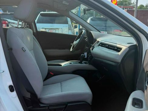 Used 2021 Honda HR-V LX image 27