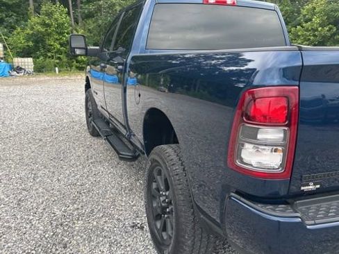 Used 2024 RAM 2500 Big Horn w/ Night Edition AWD/4WD image 6