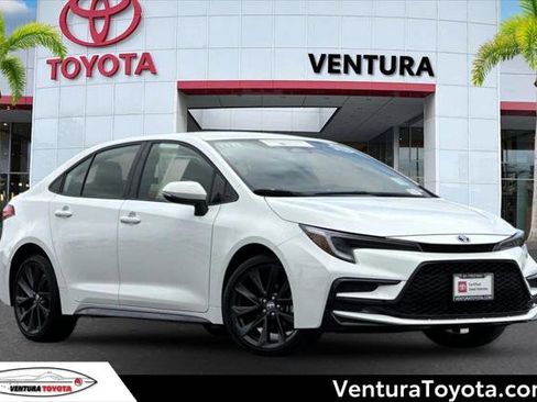 Certified 2025 Toyota Corolla SE image 1