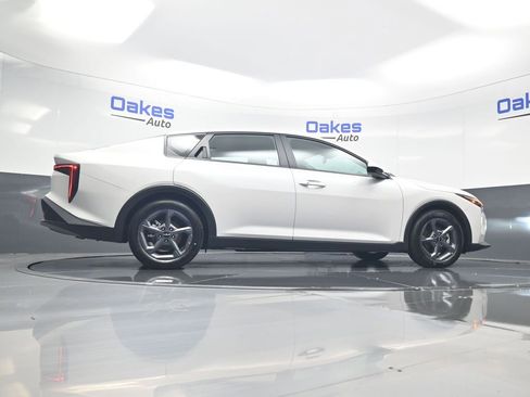 New 2025 Kia K4 FWD image 43