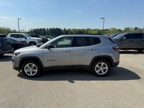 Used 2023 Jeep Compass Latitude AWD/4WD image 7