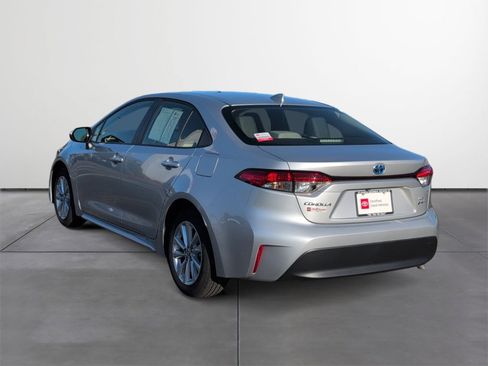 Certified 2025 Toyota Corolla LE image 4