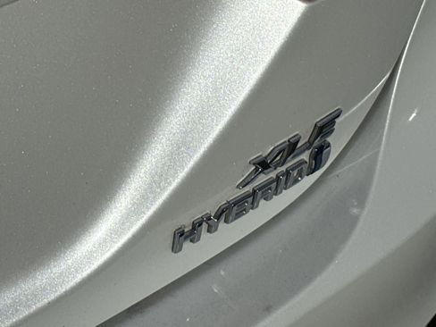 Used 2019 Toyota Camry XLE image 30