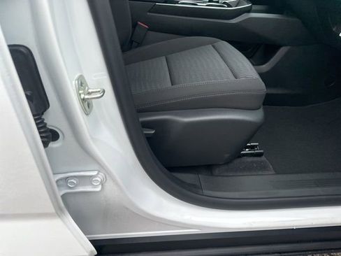 New 2026 Chevrolet Equinox LT image 32