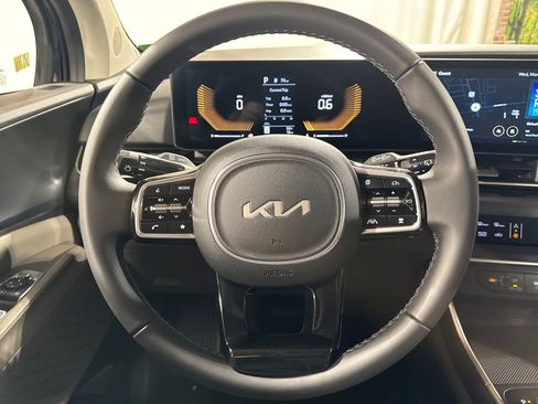 New 2026 Kia Carnival FWD image 22
