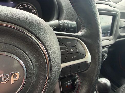 Used 2020 Jeep Renegade Trailhawk w/ Cold Weather Group AWD/4WD image 31
