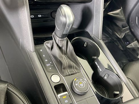 Used 2023 Volkswagen Atlas Cross Sport SEL R-Line image 17