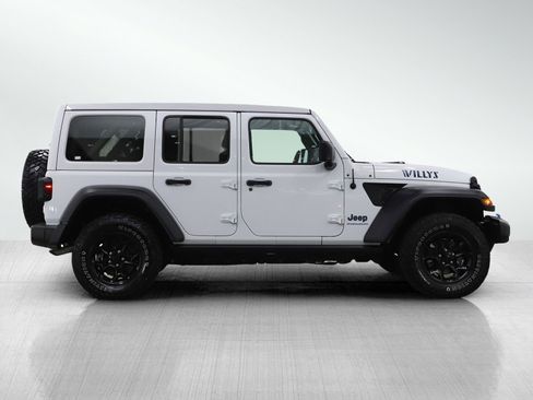 Used 2023 Jeep Wrangler Unlimited w/ Sun & Screen Package image 6