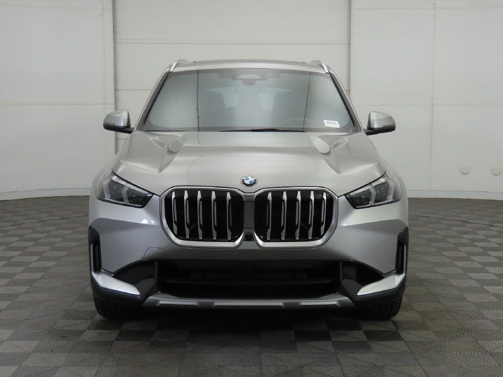 Certified 2026 BMW X1 xDrive28i w/ Technology Package AWD/4WD image 3