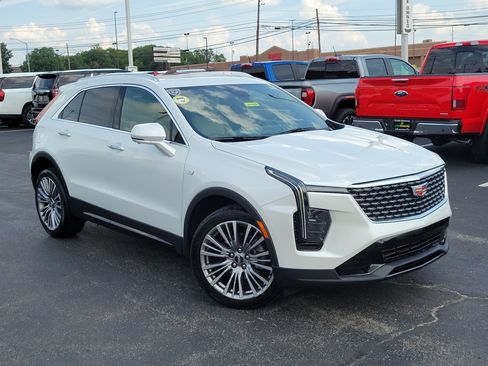 Used 2025 Cadillac XT4 Premium Luxury w/ Technology Package AWD/4WD image 31