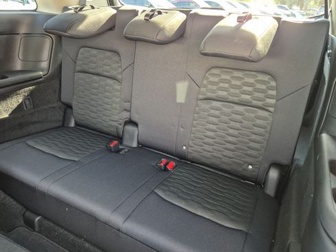 Used 2025 Nissan Pathfinder S FWD image 21