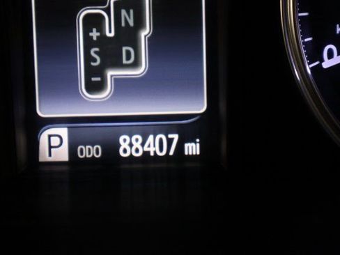 Used 2016 Toyota Camry XLE image 15