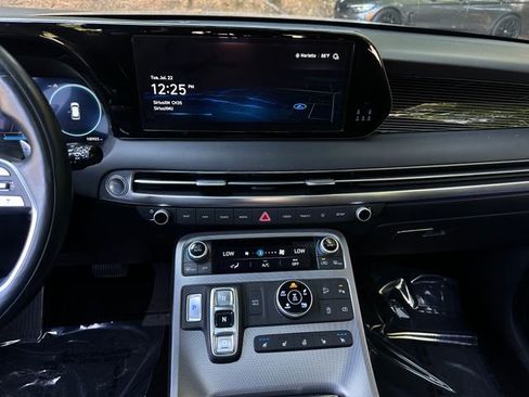 Used 2023 Hyundai Palisade Calligraphy image 18