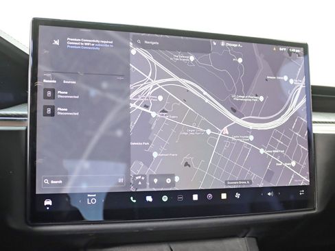 Used 2023 Tesla Model X Plaid image 17