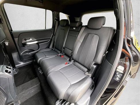 Used 2025 Mercedes-Benz GLB 250 image 28