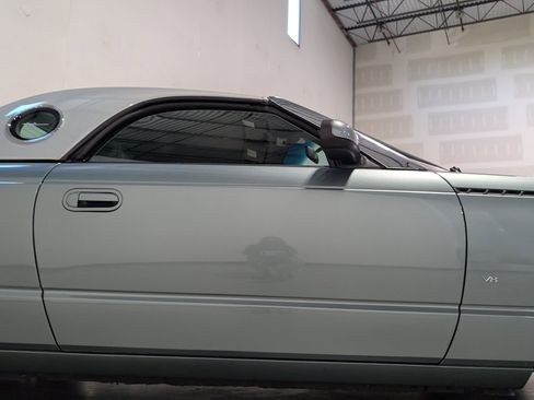 Used 2004 Ford Thunderbird Pacific Coast RWD image 40