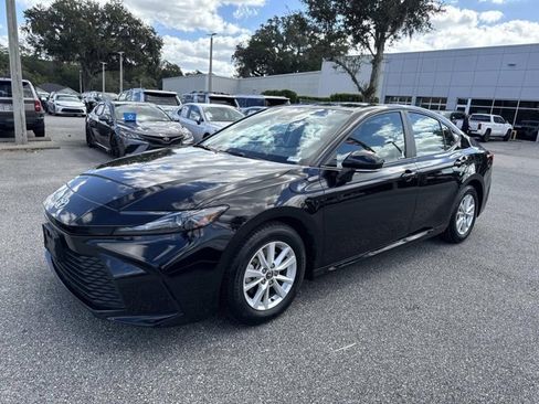 Certified 2025 Toyota Camry LE image 5