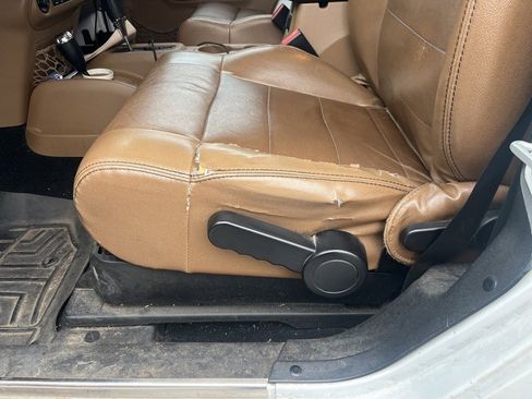 Used 2011 Jeep Wrangler Rubicon w/ PWR Convenience Group image 10