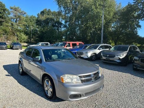 Used 2013 Dodge Avenger SE FWD image 3