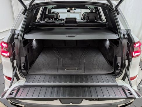 Used 2022 BMW X5 M50i w/ Premium Package image 22