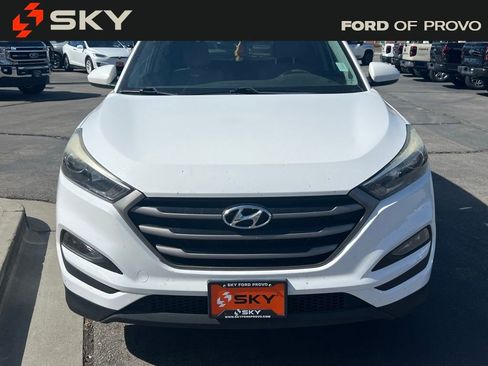 Used 2016 Hyundai Tucson SE w/ Option Group 02 FWD image 4