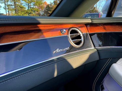 Used 2023 Bentley Continental GT Azure image 33