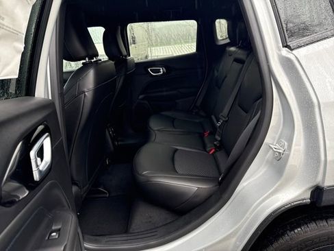 New 2026 Jeep Compass Latitude image 13