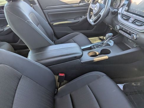 Certified 2025 Nissan Altima 2.5 SV image 12