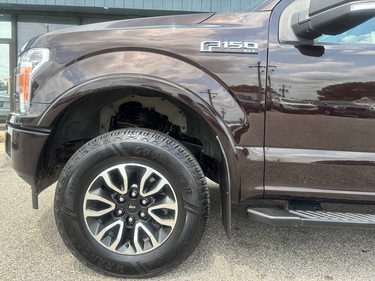 Used 2018 Ford F150 XLT w/ Equipment Group 302A Luxury AWD/4WD image 12