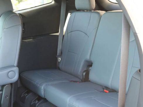 Used 2022 Buick Enclave Essence w/ Experience Buick Package AWD/4WD image 40