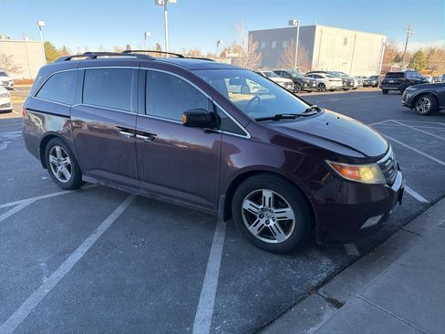 Used 2011 Honda Odyssey Touring image 2