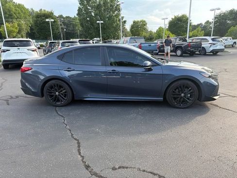 Used 2026 Toyota Camry SE w/ Convenience Package FWD image 2