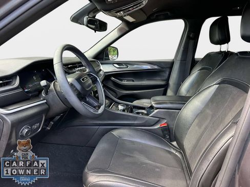 Used 2023 Jeep Grand Cherokee Altitude AWD/4WD image 17