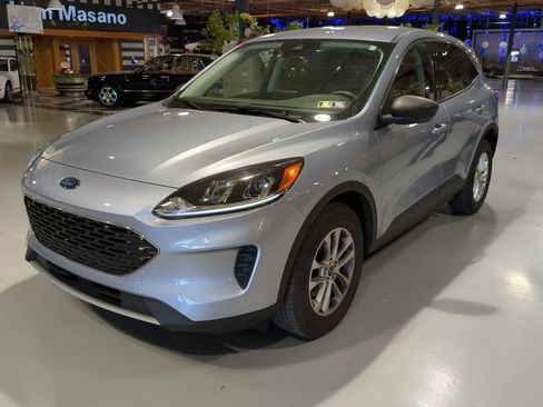 Used 2022 Ford Escape SE w/ Convenience Package image 1