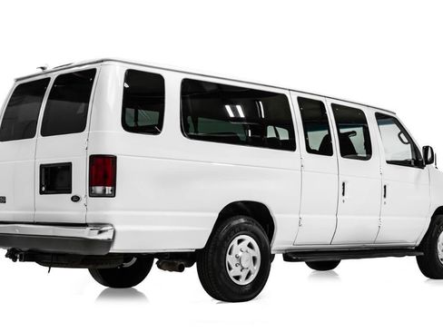 Used 2001 Ford E-350 and Econoline 350 XLT image 3