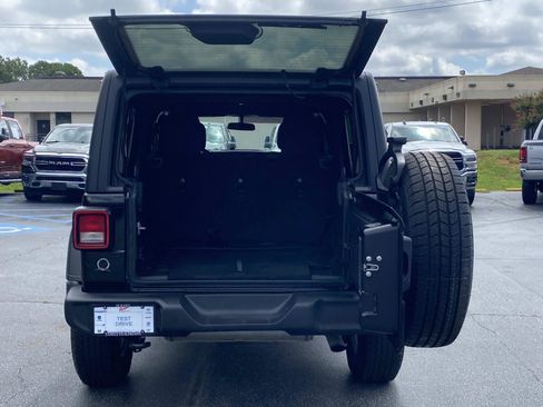 Used 2019 Jeep Wrangler Unlimited Sport S AWD/4WD image 5