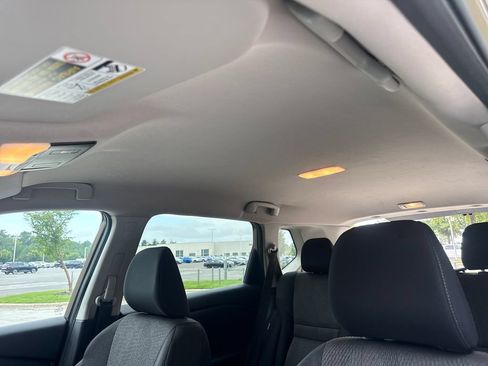 Used 2025 Nissan Rogue SV FWD image 31