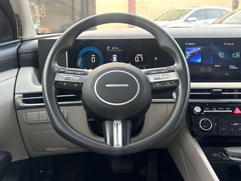 Used 2025 Hyundai Tucson SEL FWD image 19