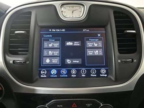 Used 2023 Chrysler 300 Touring L w/ Popular Equipment Group image 29