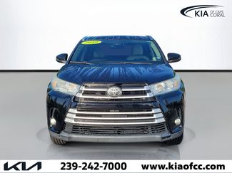 Used 2019 Toyota Highlander XLE FWD video 2
