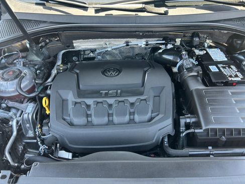 Used 2023 Volkswagen Tiguan SE R-Line image 20