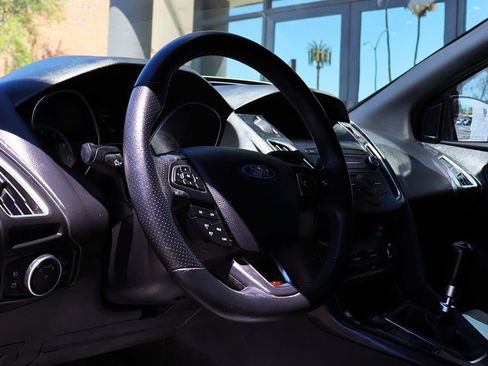 Used 2018 Ford Focus ST FWD image 39